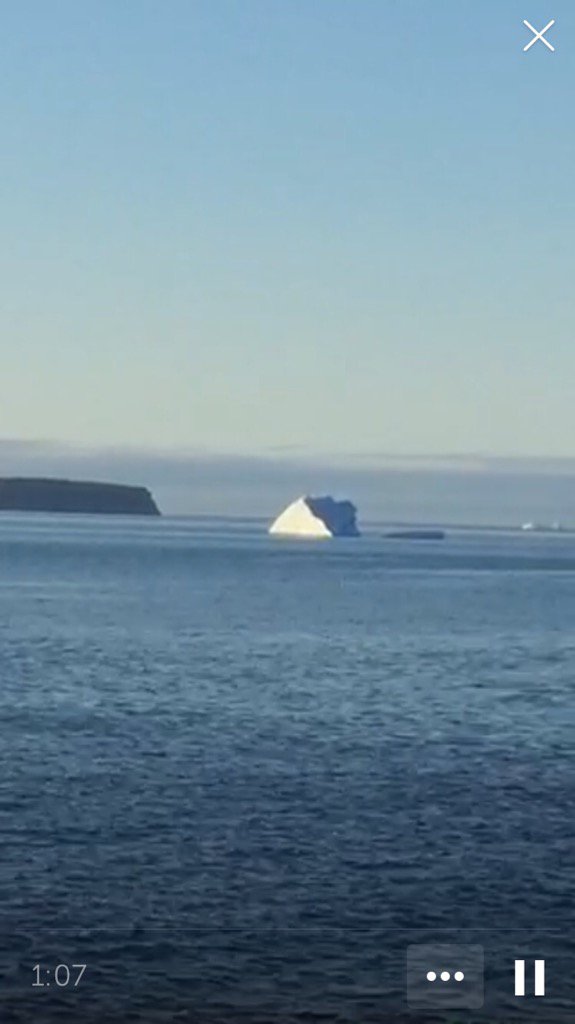 PrattsN's tweet photo. .@SarahNicole_85 en #Periscope: Ocean Sunset and Iceberg #GlobalAloha https://t.co/9sd0cqbmWd https://t.co/qBxni6Jxdh
