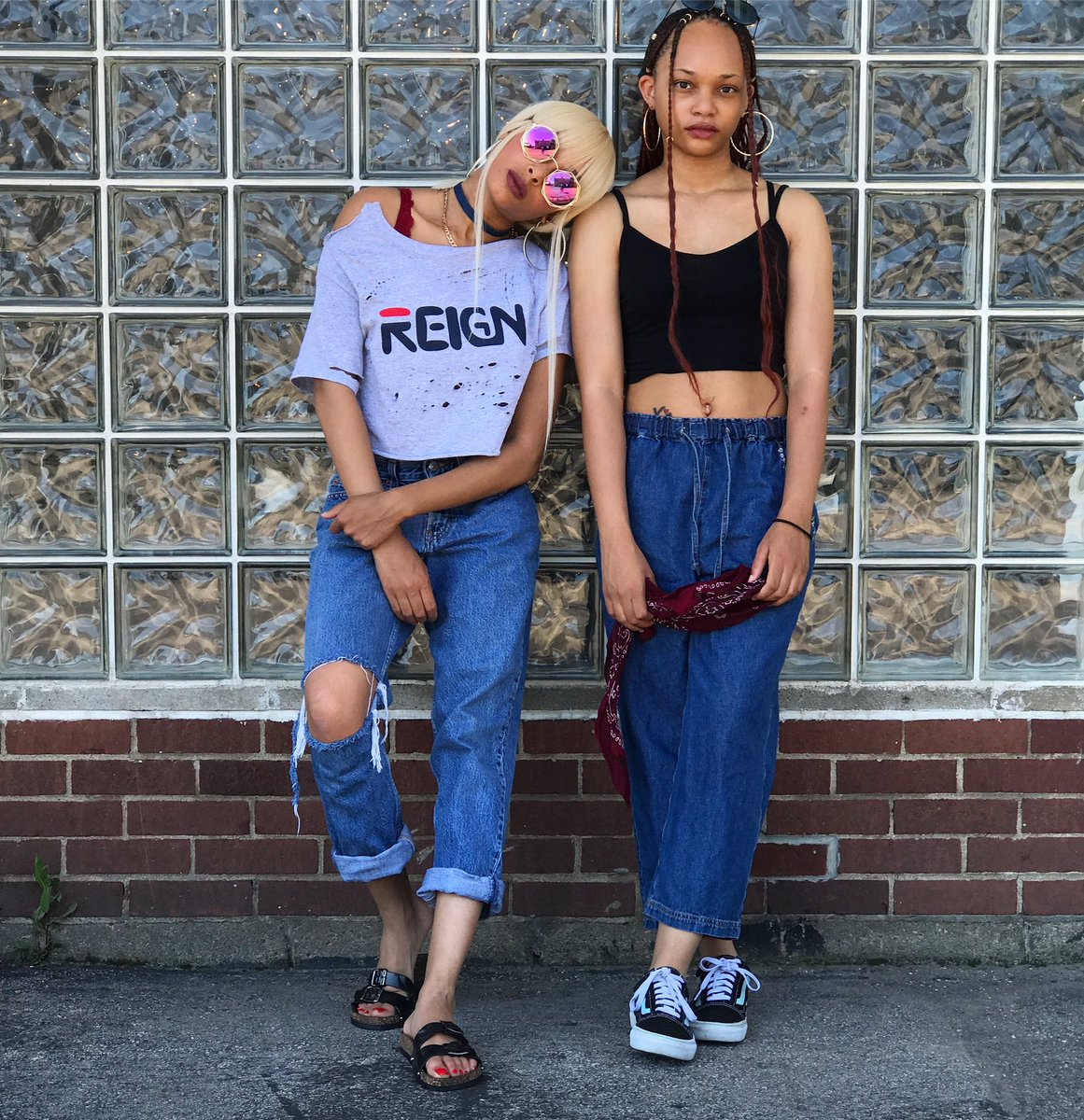 QueenZyyahh's tweet photo. #summer2017loading #thisISclassic https://t.co/IC4Ca0sBEG