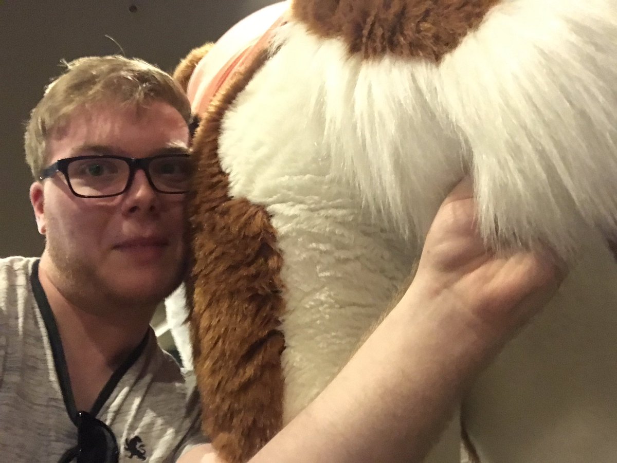 The_Sass_Hole's tweet photo. AssCon 2017 #buttselfies pt 5 🍑🍑🍑 https://t.co/wEzsjEBaoW
