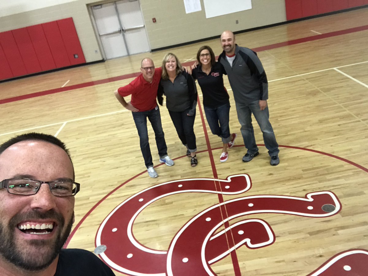 cscorlett's tweet photo. Here's to the end of an era and new beginnings! @cjzimmerman07 @CaseyWhitehurst @dkapeller @fieldshasler GO COLTS! https://t.co/ofvT4640H6
