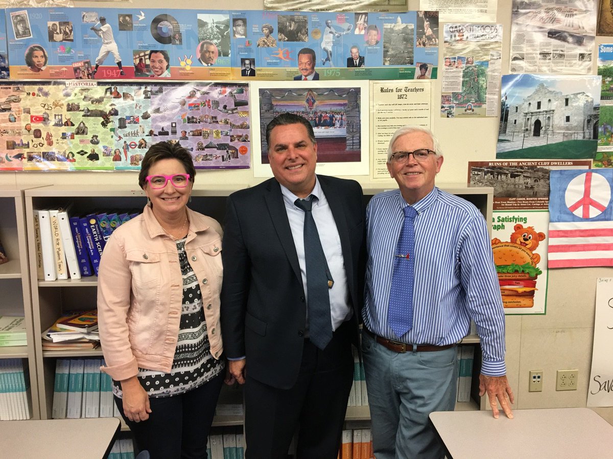 sdpaulette's tweet image. Enjoyed a visit w @SanDiegoCOE Supt. @PaulGothold &amp;amp; Prez Rick Shea at North County Regional education center #momentumlearning