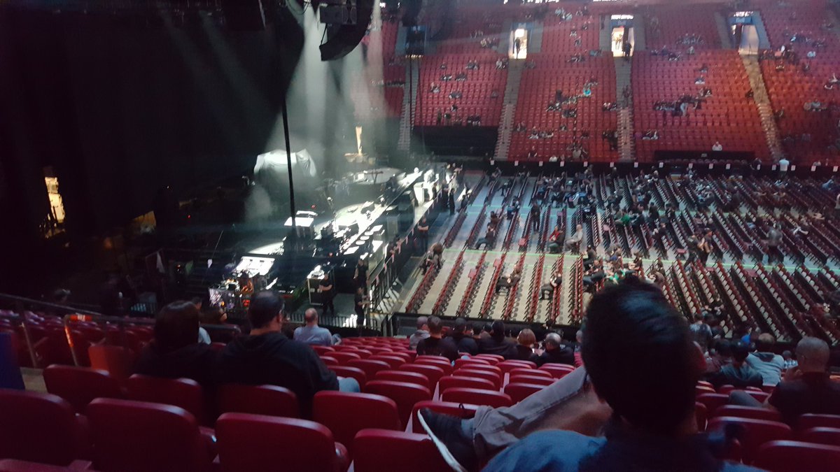 mcellleblanc's tweet photo. #toolmtl counting down https://t.co/VZByLqfFuc