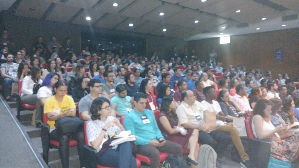 mulheresti's tweet image. Concentração​ para a próxima palestra Transformação Digital, com Fábio Hara em parceria com o #joincommunity #MNT2017