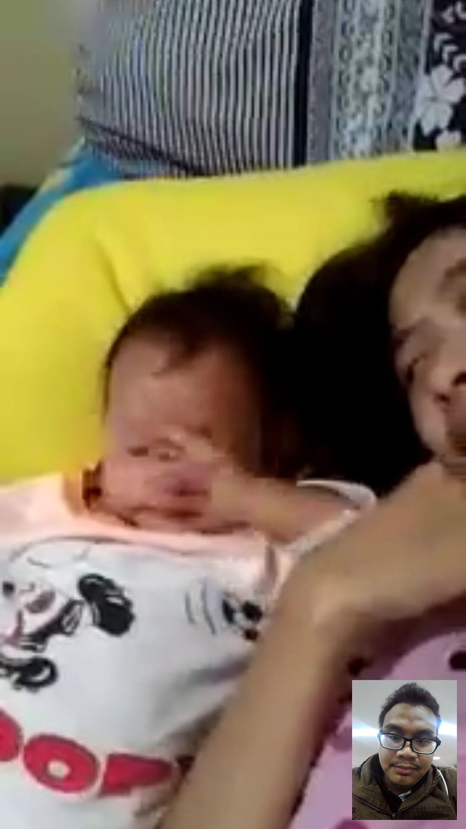 Pagi pagi vc, karena bangun tidur nangis gak ada ayahnya, maaf y nak nanti pulang kerja kita main