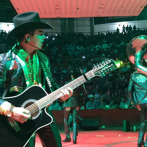 ChaparritasDeAC's tweet photo. Muchas gracias Chihuahua! 💖🎶
Anoche todo salio bien🙏🏻
#ElLegadoContinua 
#ArielCamachoParaSiempre 
#TeamChaparritas  🎀❤ https://t.co/mPUt1Zp7Rj