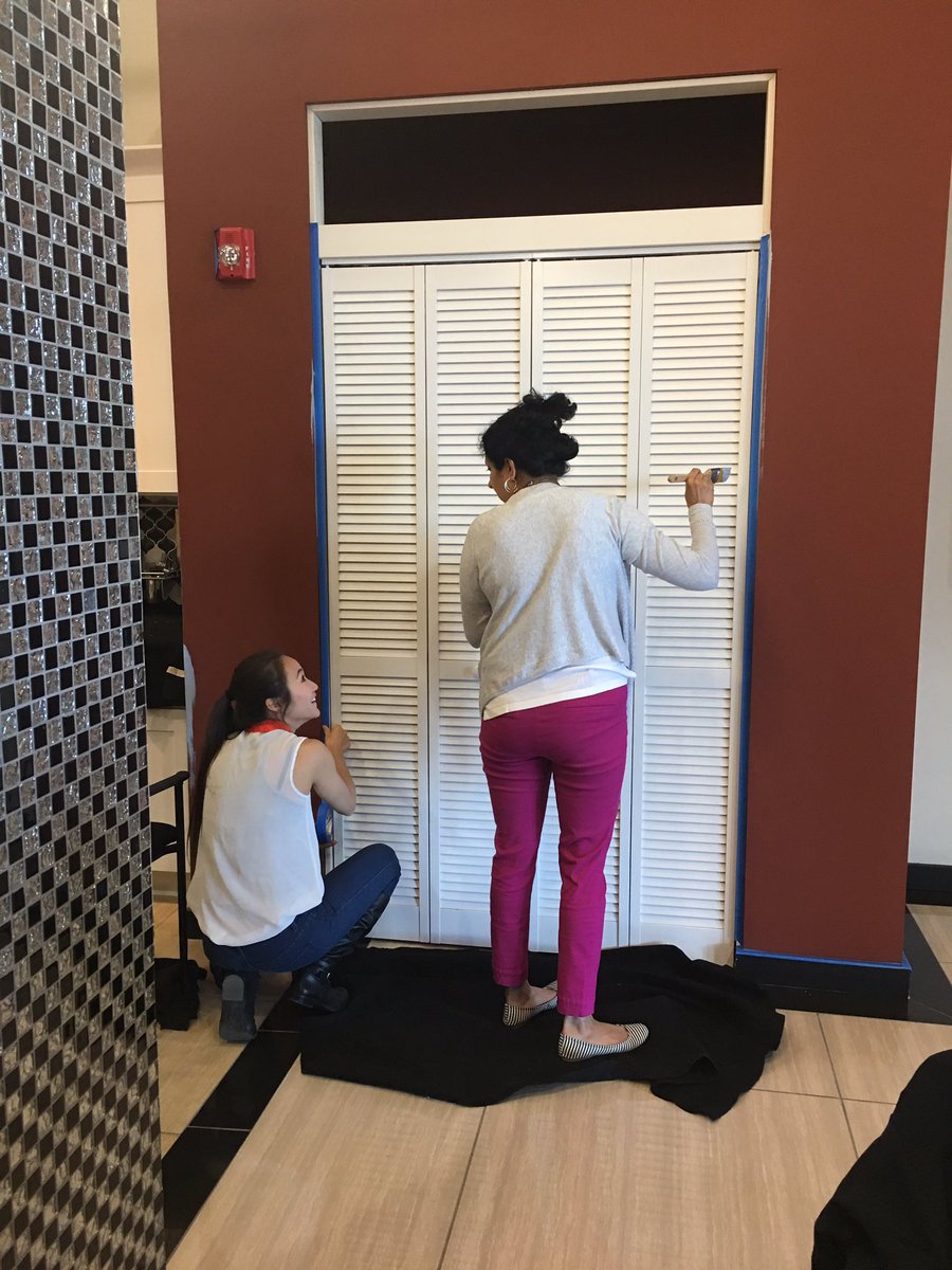 C_G_Direct's tweet photo. Happy Friday! 😊 Working as a team to get our beautiful showroom painted! #tgif #paintingwalls #teamworkmakesthedreamwork #kitchenbathdesign https://t.co/L6rCeM8tVS