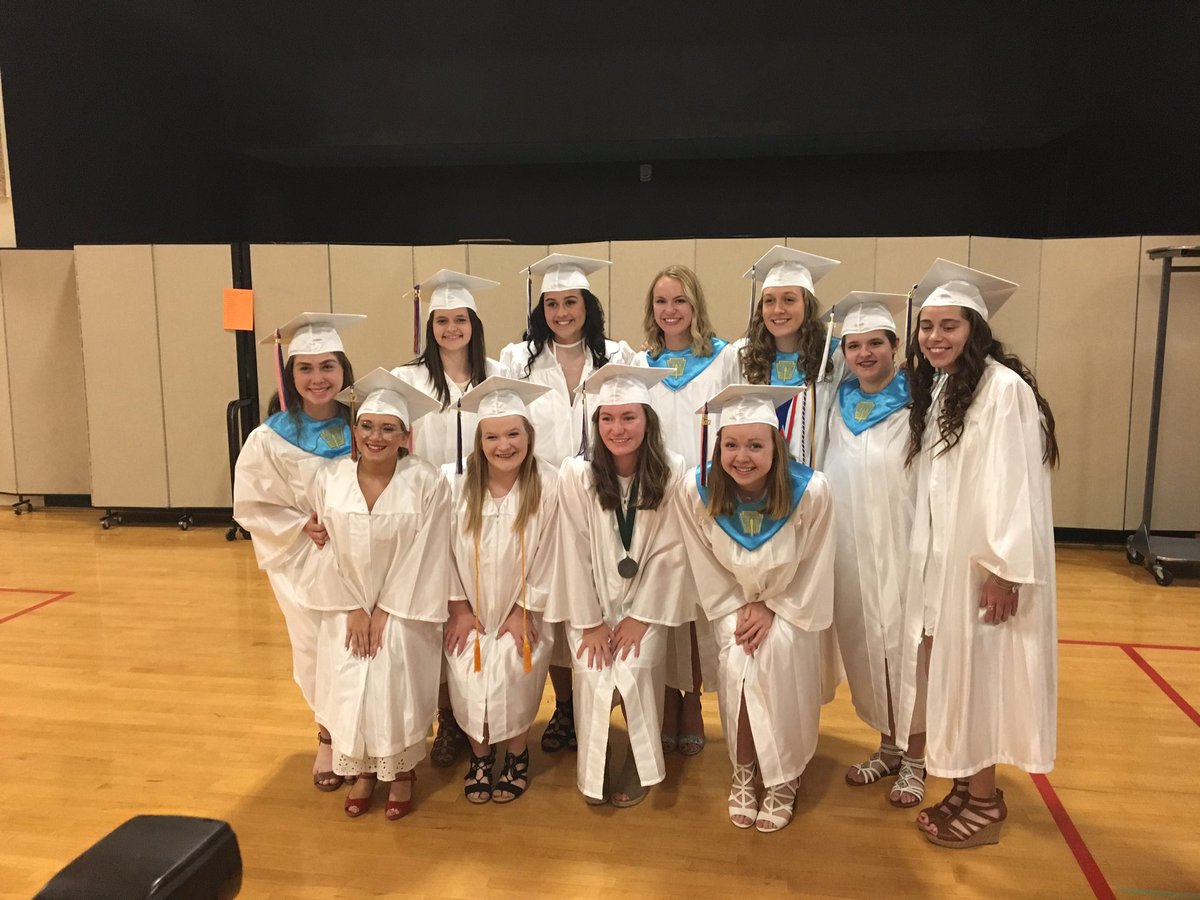 POLARBEARSFH's tweet photo. Congratulations Northern graduates...especially this special 🏑 ladies! I am so very proud of each and every one of you! Follow your 💜! https://t.co/yWLb5piW6a