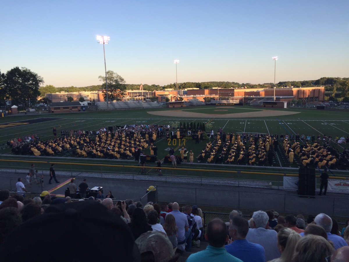 don_heindel's tweet photo. Beautiful night for the graduation if someone very special!  #redlion. #kellanfletcherheindel https://t.co/9gUOcxpGZX