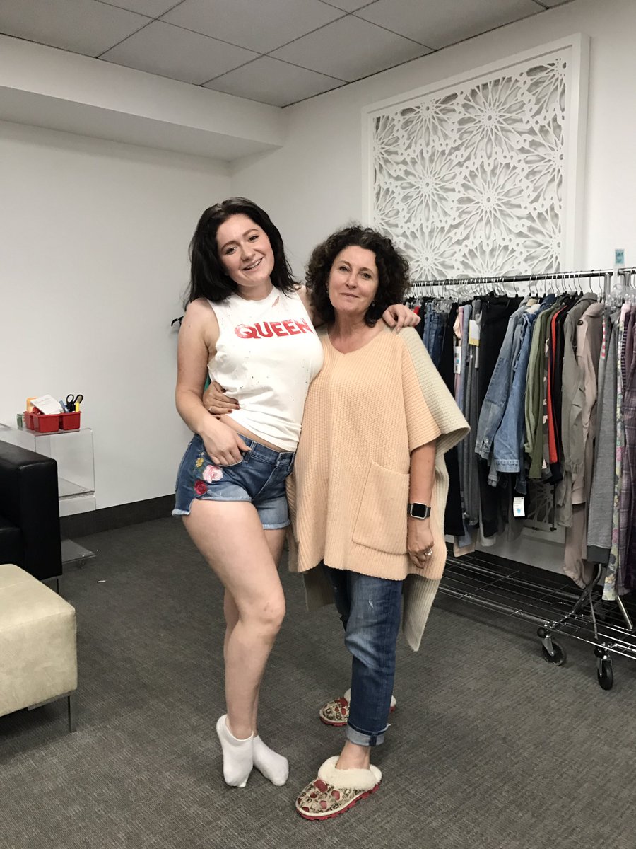 <a href="/SHO_Shameless/">Shameless</a> season 8 fitting!!!!! feels so good 2 be back 2 WERKKK &amp; back with the ever fabulous <a href="/LynPaolo/">Lyn Paolo</a> ✨🌜💃🏻😻💋✨❤️💘 #shameless