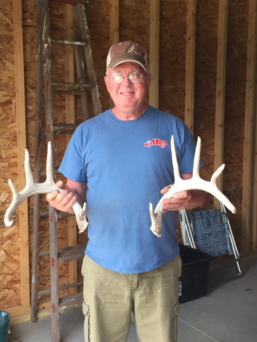 hackmaak's tweet image. Look what my old man found in Howard County IA #MatchSet @thwackem @AboveTheGameTV @DeerPunks @DeerGear