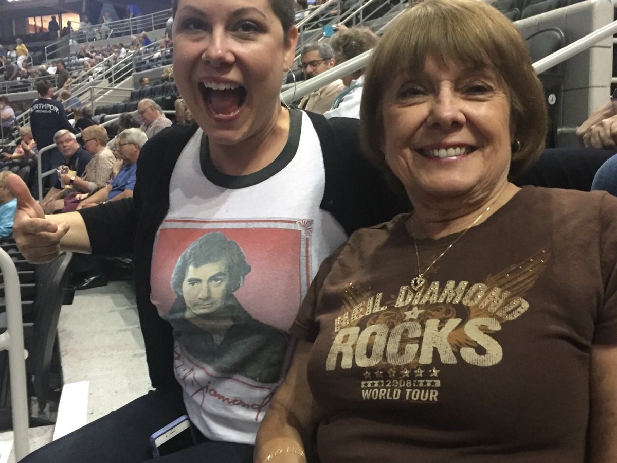 Lisa_Heyne's tweet photo. Yes! #secondgeneration #sogood #tweetcaroline https://t.co/rNybzfqD9n
