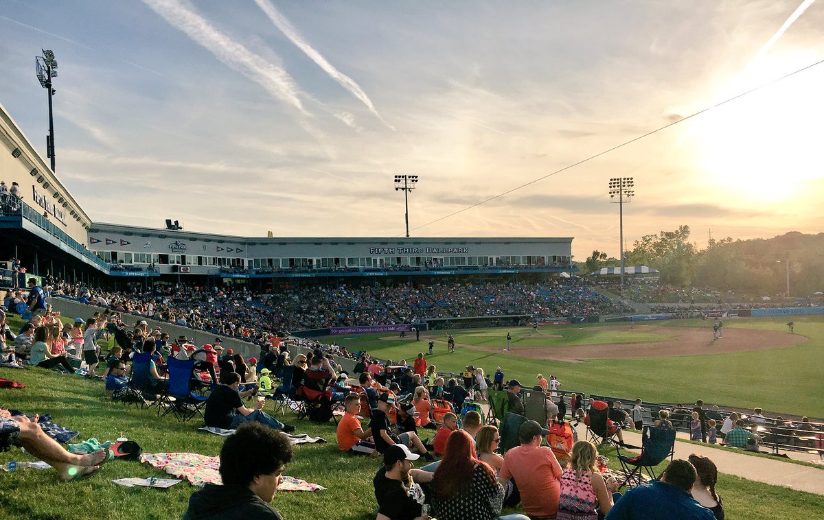 wmwhitecaps's tweet photo. Friday Night Fun! #wcaps #PureMichigan #MiLBFun https://t.co/QuLyg7OCGG