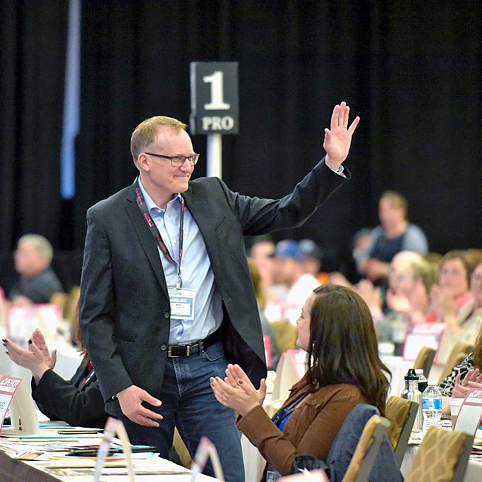 MPJulian's tweet photo. Great to greet delegates at @CUPEOntario Convention! #CUPEon2017 canlab // À Toronto pour saluer délégué-e-s congrès SCFP Ontario! #syndcan https://t.co/XYAcpy7JRs