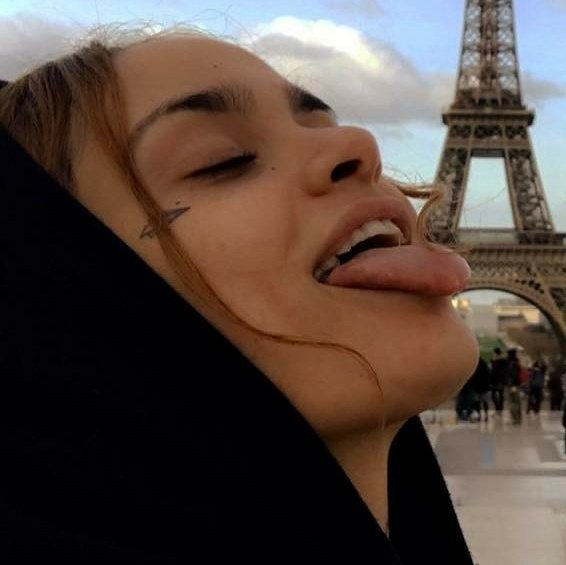 #NewProfilePic
Upclose and personal with my cute face.