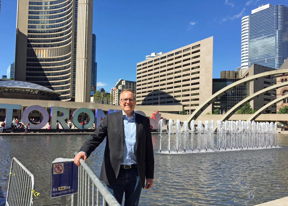 MPJulian's tweet photo. Great to greet delegates at @CUPEOntario Convention! #CUPEon2017 canlab // À Toronto pour saluer délégué-e-s congrès SCFP Ontario! #syndcan https://t.co/XYAcpy7JRs
