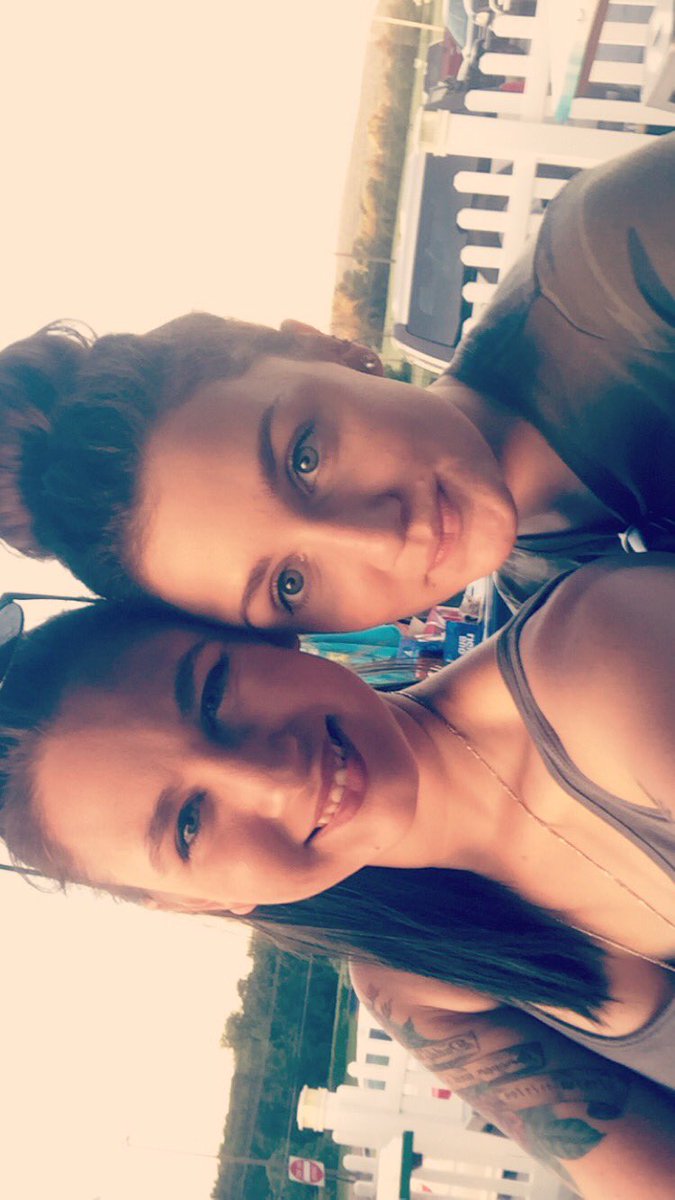 AriMarieW's tweet photo. Because on a nice day off we go to outside bars and chill❤ #sisters #jeepgirls #bartime #firstfridayofjune https://t.co/UQwKBlTAQA