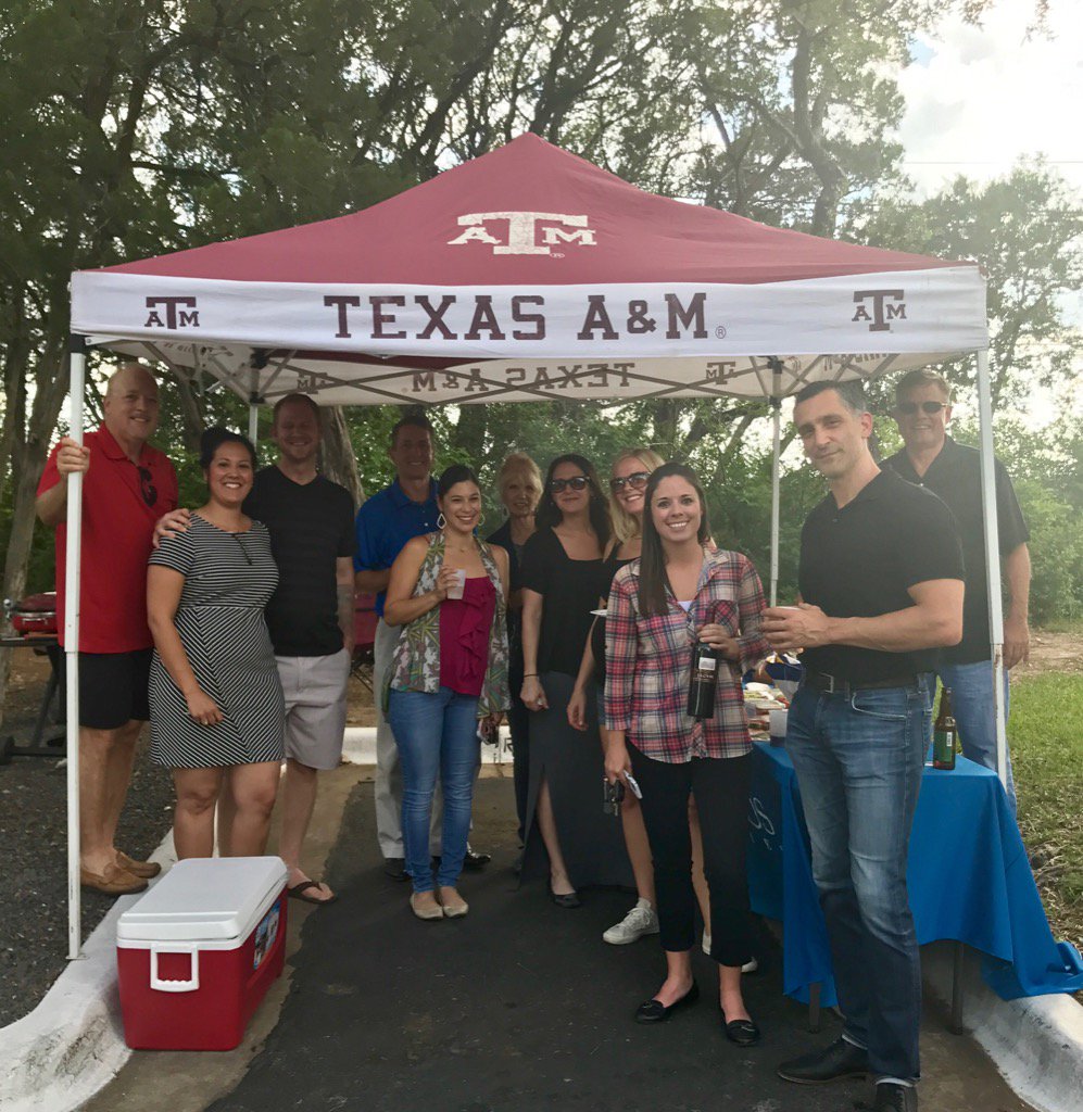 Broaddus_Assoc's tweet photo. Welcoming the summer with our annual BBQ! #summer #Austin #headquarters https://t.co/XPUBG2r8Ur