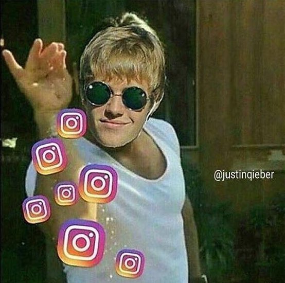 ibeliebersmx's tweet photo. Justin cuando se agarra subiendo 25 fotos seguidas a Instagram. 😂 https://t.co/RAMHB15G8s