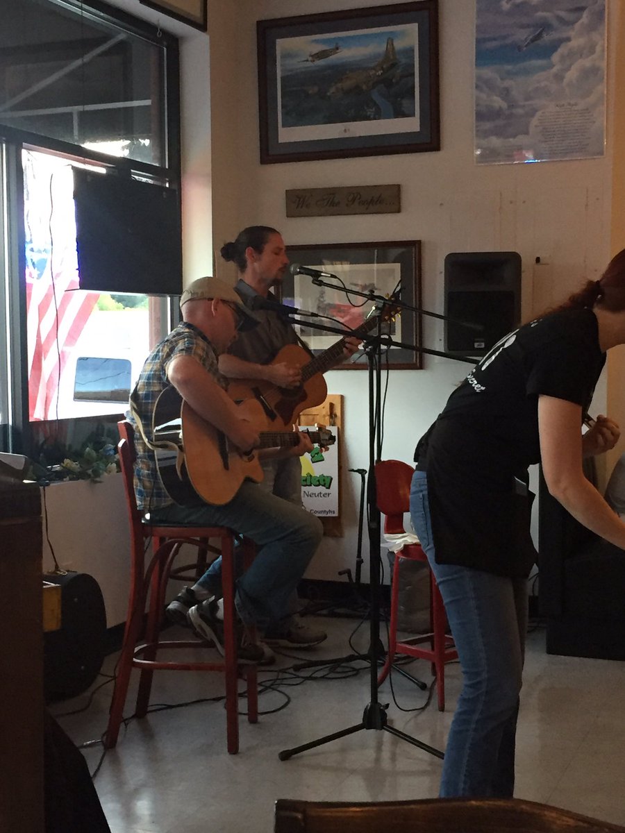 kkslmj's tweet image. #musictree @CoffeeCafeTN Anderson/Clower @MusicTreeFest #live