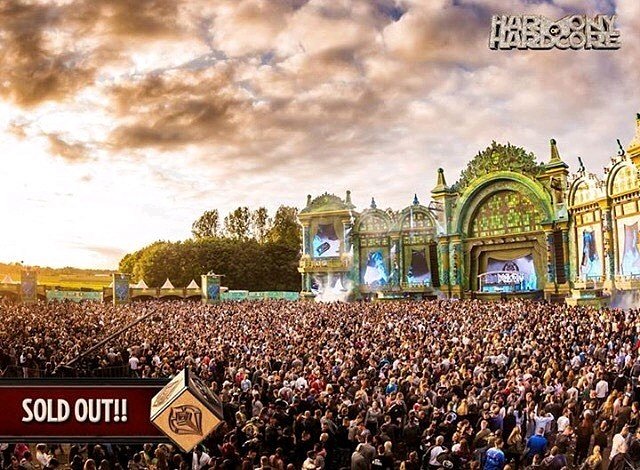 dt_hardcore's tweet photo. Goooooooood morning 😇 #SoldOut
See you at 20:00 #Ravezone 
🎵🇳🇱🕺🎵🇳🇱🕺🎵🇳🇱🕺🎵🇳🇱🕺🎵🇳🇱🕺
#WeBeDT #DTHardcore #HoHFestival #MastersofHardcore #MoH2017 https://t.co/J3jvKnGcym