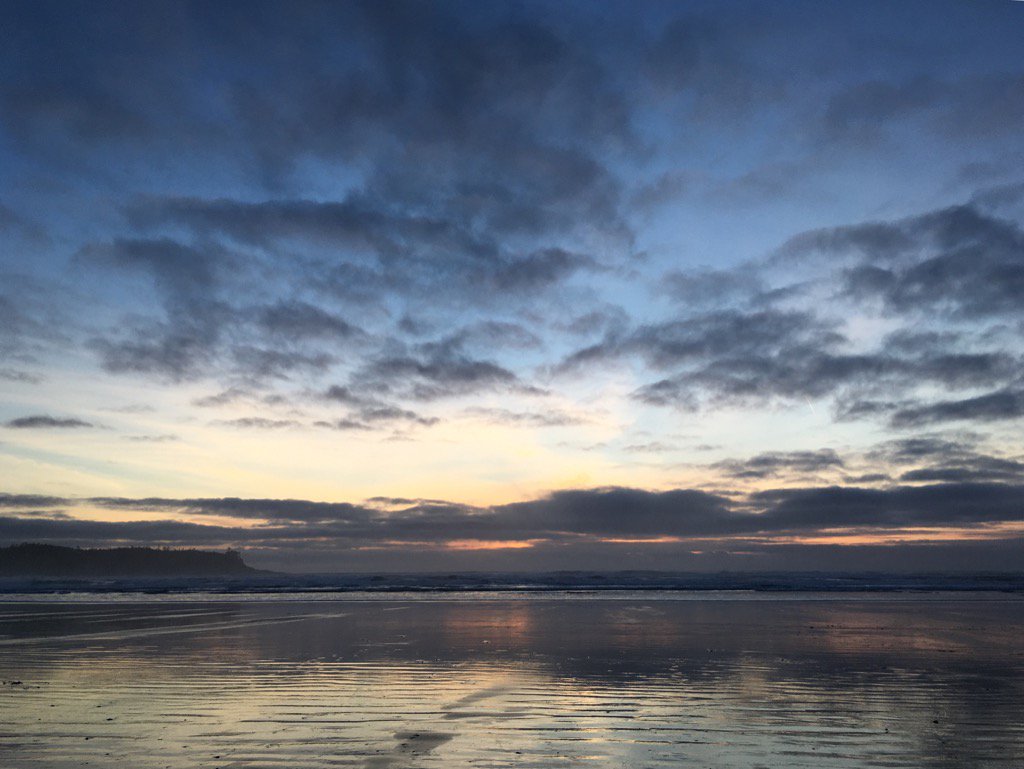 bmk_yvr's tweet photo. Tofino, BC @AirCanada #Canada150 https://t.co/fmTBBUJJzN