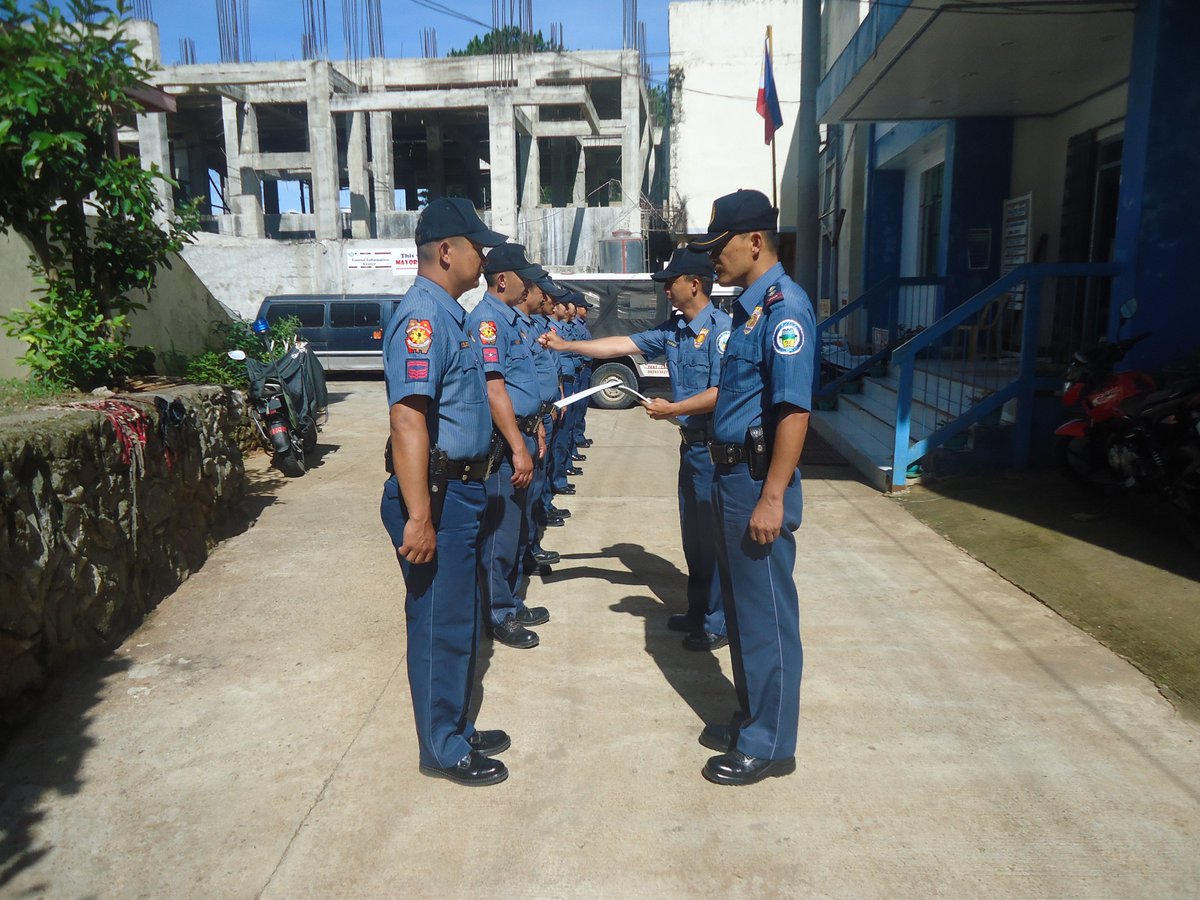 PNPBauko1's tweet photo. #RankInspection
#LOITamangBihis
#PNPPATROLPLAN 2030
@PNPMtProvince @pio_mtprovppo @Helpsolve_crime @OEnmodias @RDPROCordillera https://t.co/EWaB3T2Ess