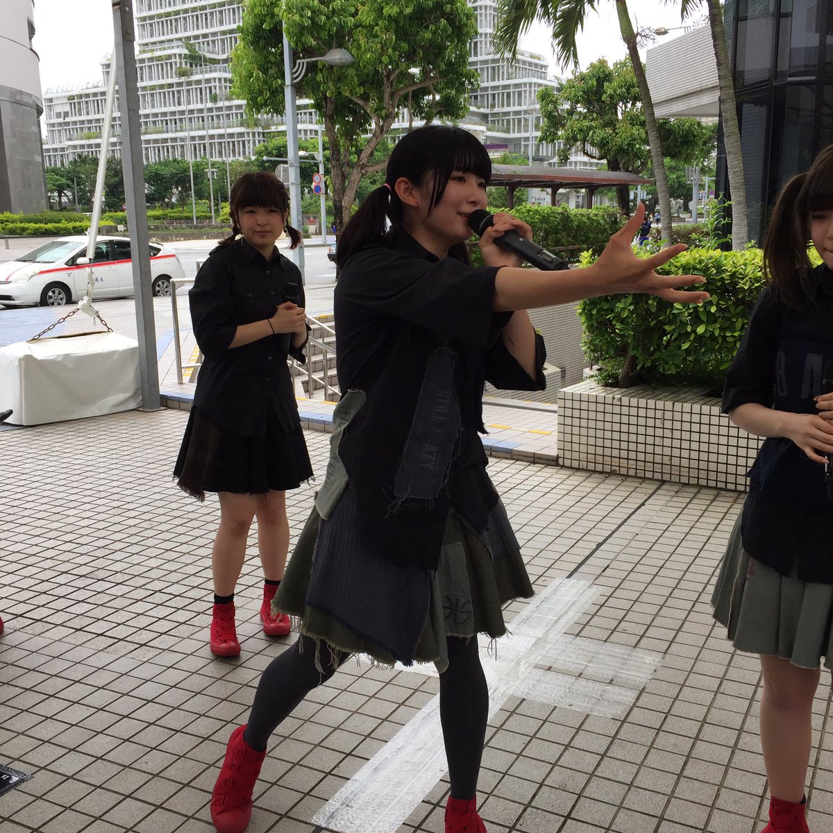 Jorybroccoli's tweet photo. パンルナは歌割りが多かった気がする！期待している！雨降らんでよかったね🍞
#BiS沖縄 https://t.co/DGbBq4i2wz