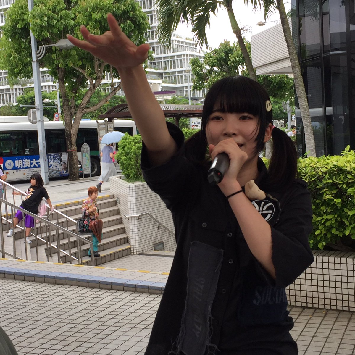 Jorybroccoli's tweet photo. パンルナは歌割りが多かった気がする！期待している！雨降らんでよかったね🍞
#BiS沖縄 https://t.co/DGbBq4i2wz