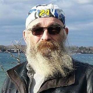 Bandlord1's tweet photo. Breezy day, sunny & warm 😆 #bandlord #thinkingoutloud #socan #indiepool #turnkeystudios #yeg @CanadaReTweet https://t.co/hW2SH4j0ru