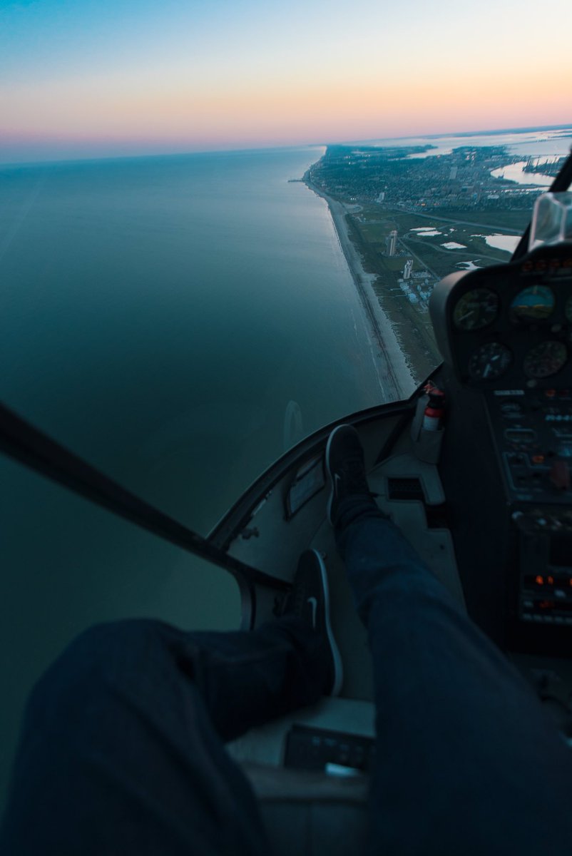 Doors off rides are the best 🚁🌅