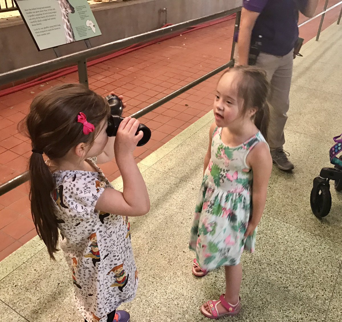 ShannonBlock's tweet photo. @DenverZoo's "Dream Night" - a meaningful experience for children with special needs #giraffevision #iloveDenZoo https://t.co/HxkwVr1QKN