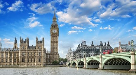 findercomau's tweet photo. Fly off to #london, #hongkong or domestically with the #flightsales for the week #travel #flights https://t.co/cAAcay0TTy https://t.co/mjYoHieKfh