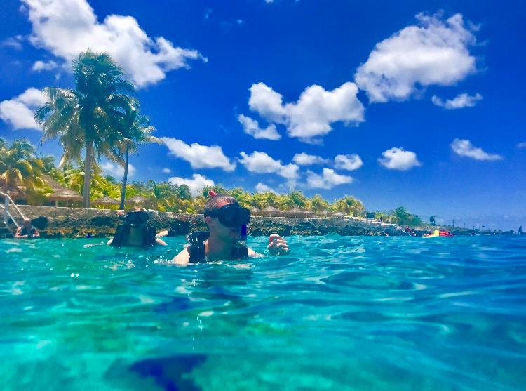 ¡Hace mucho calor! ¡Necesitamos esto AHORA!
<a href="/exploreanczm/">Explorean Cozumel</a>
There is hot in here! We need this NOW!
#ExploreMore #Cozumel <a href="/VisitCozumel/">Isla Cozumel</a>