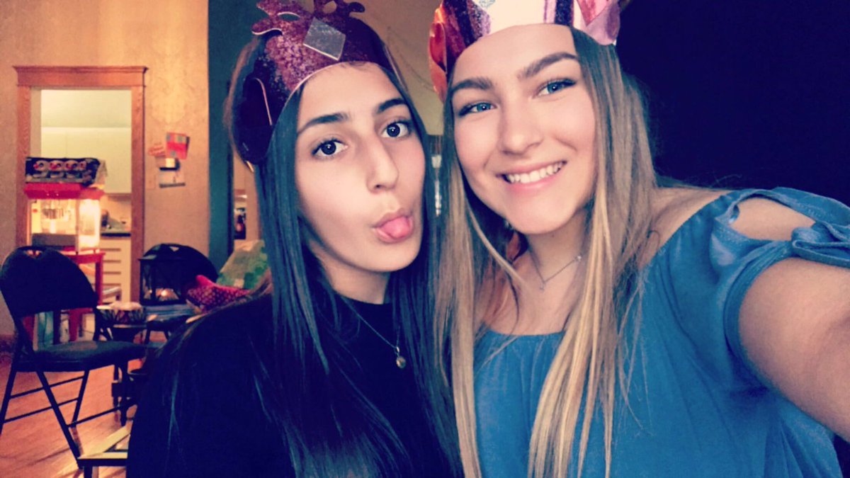 dbdbdbdbdbdvd's tweet photo. Happy birthday to my day 1. Luv you bestie always💓💓. https://t.co/buiARsjO66