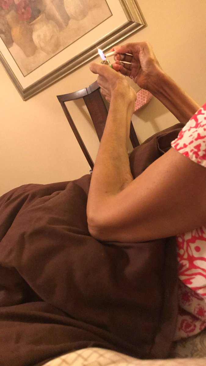 OGTylerLeah's tweet photo. My mom is with the shit!!!!!! #fuckcancer #weedplease https://t.co/VHWDmH1AcK