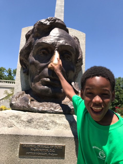 MitchellBobcats's tweet photo. Bobcats are bringing back good luck from Springfield after rubbing Lincoln's nose today. https://t.co/ezeSJtpwoN