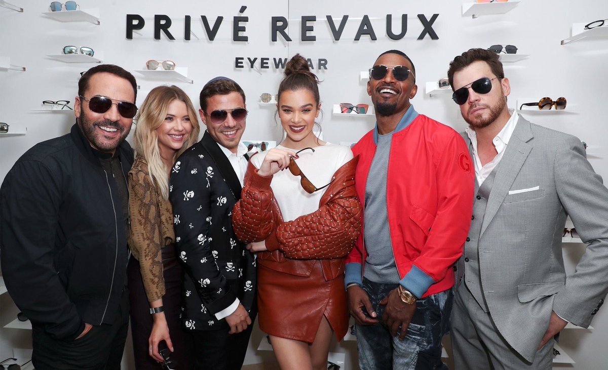 AshBenson_jp's tweet photo. アシュレイがコラボしているアウェアブランド PRIVE REVAUXのプロモーション写真が公開されました！
アシュレイの他にもジェイミー・フォックス、ヘイリー・スタインフェルド、ジェレミー・ピヴェンが広告をつとめています。
#AshleyJP https://t.co/BIPatkNbq3