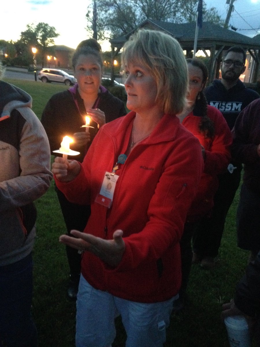 MeNursesUnion's tweet photo. Community members and RNs in #Calais hold a candlelight vigil to #SaveOurOB and #BootQuorum https://t.co/fwNsPR9aLv