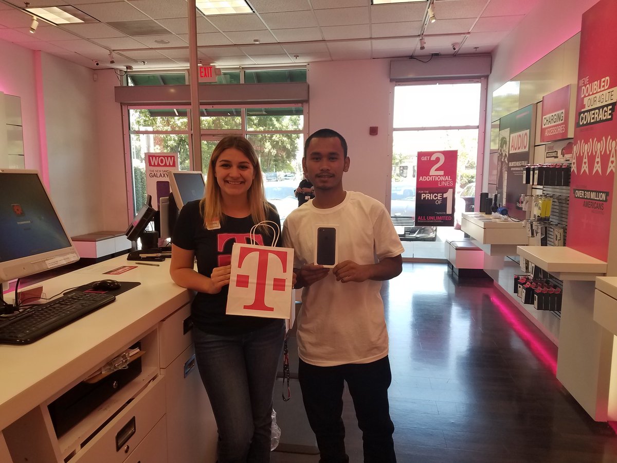 danielleTmobile's tweet photo. Welcome to T-Mobile! @tonyp1174 @dabidthegoliath @CMeach84 @tommyhheng @anthonyheng82 #HammerTime🔨 https://t.co/WuJmKneOM7