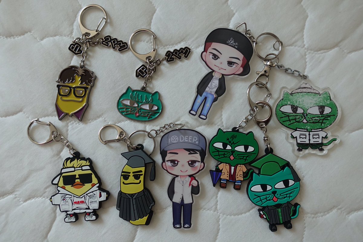 channiesbabo's tweet image. My babies 😍😍😍😍😍 #keychainlover #zoopm #2pm