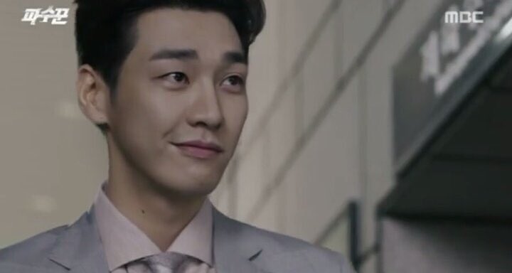 yolabarokah's tweet photo. While everyone is Jang Dohan's haters, come hereeeee! I'm his lover #LookOut #KimYoungKwang #JangDohan https://t.co/ZgbOcfR1aU