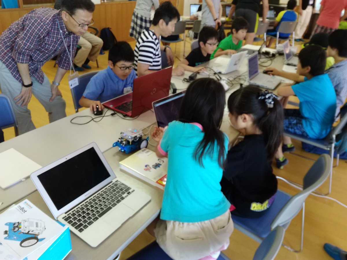 CoderDojoMoriya's tweet image. #CoderDojo守谷 本日開催中でーす。ヽ(｡･∀･｡)ﾉ♪