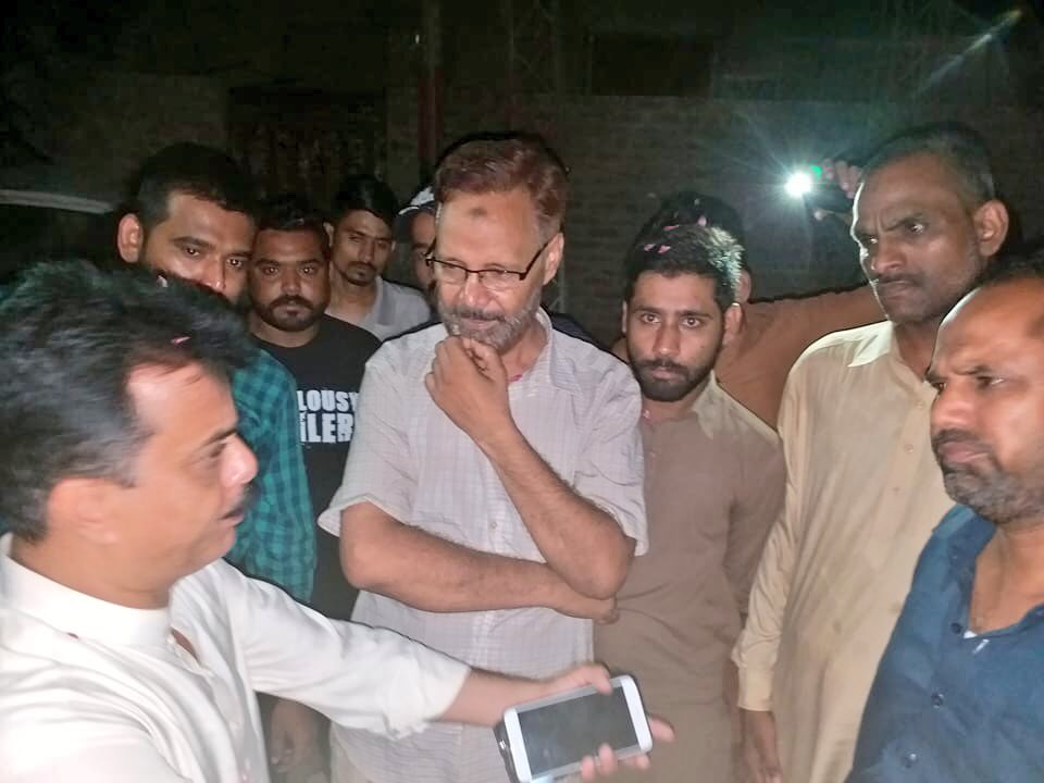 asadsolangi47's tweet photo. @abroahsan #InfoSectPppHyd ne Latifabad Number 12 ka dora kiya jahan pe ilaqa makeen ne unhain apne masael se agaah kiya. https://t.co/KwqQeH6ROJ
