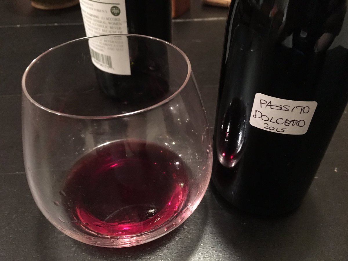 <a href="/FratelliAimasso/">Fratelli Aimasso</a> now that's a good glass of #aimasso #dolcetto #passito