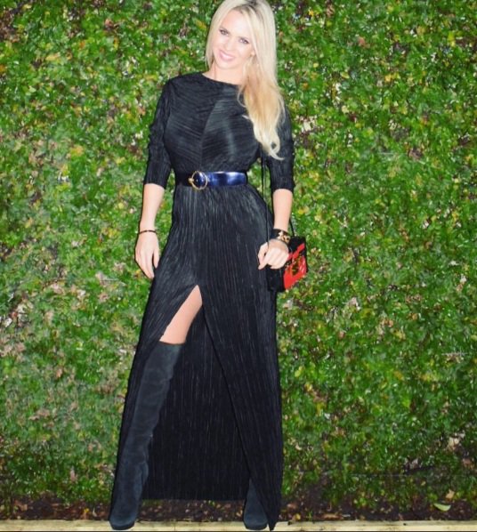 Un look con botas sin dudas es lo que mejor te va <a href="/alemaglietti/">Alejandra Maglietti</a> / y sin dudas tendriamos una amistad muy botera , hariamos shop de botas!