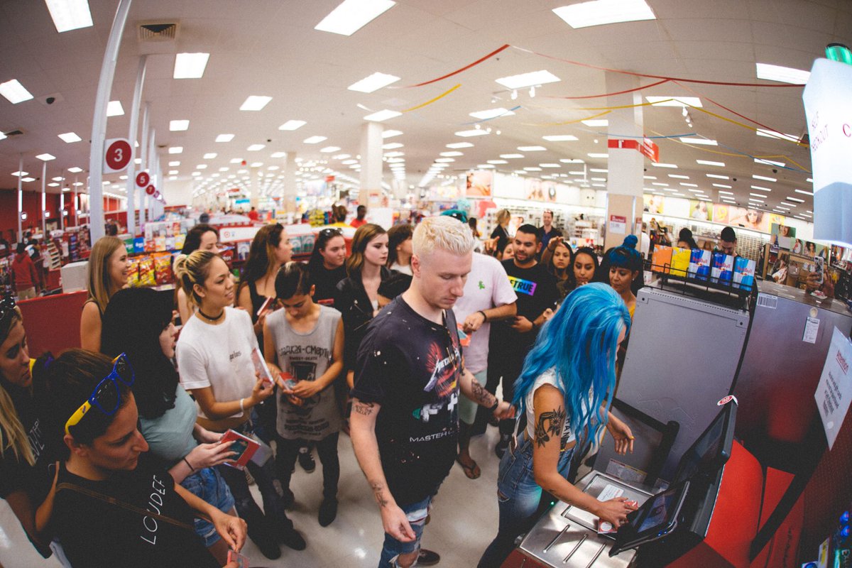 halsey tweet picture