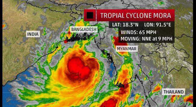 RichReyesRolls's tweet photo. #3post Cyclone Mora south of Bangladesh in the Bay of Bengal... Watch out if you are in the Area #dailyweather #WeatherReport https://t.co/0lk6Mi8fzs