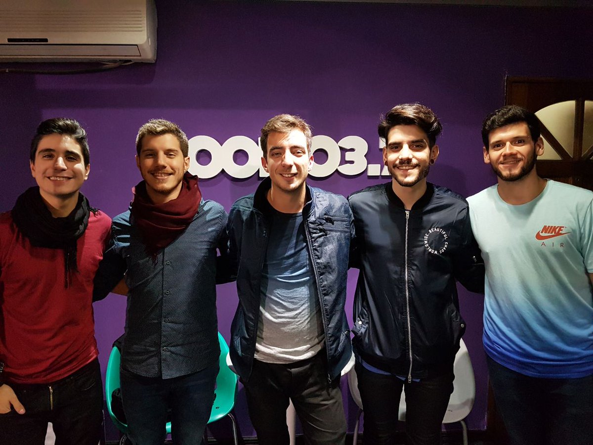 Gracias a los chicos de <a href="/LookingUpOk/">Looking Up</a> por acompañarnos! Mañana la rompen en La Trastienda. No se los pierdan! <a href="/nuncavistoradio/">NV</a>