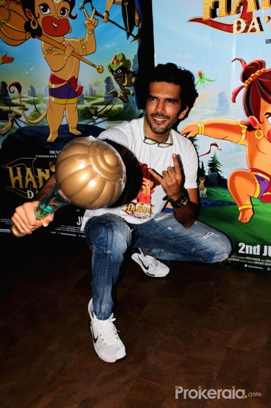 TaherSM_FC's tweet image. Our Gadadhari Hanuman...@taher07 at @hanuman_damdaar screening 💞💗 #HanumanDaDamdar #InCinemasNow #GoAndWatch