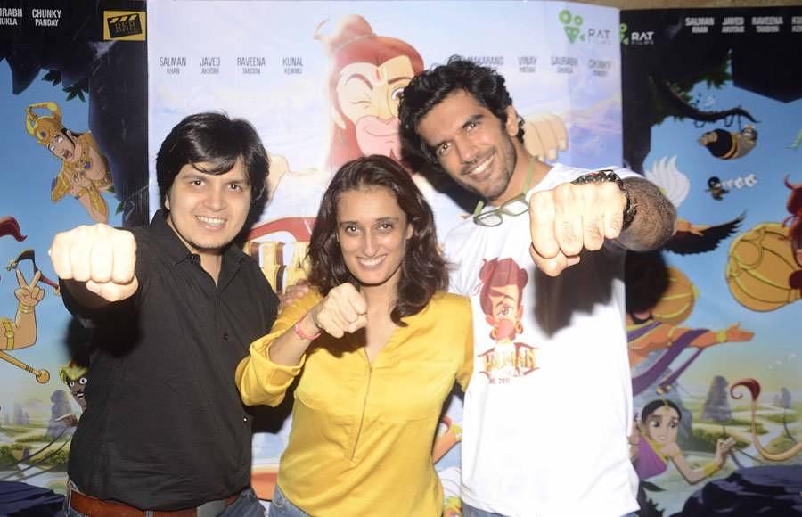 TaherSM_FC's tweet image. Our Damdar Trio at their movie screening
@taher07 @ashootoshshah @ruchinarain18  @RATFilmsIndia  #HanumanDaDamdaar #InCinemasNow #GoAndWatch